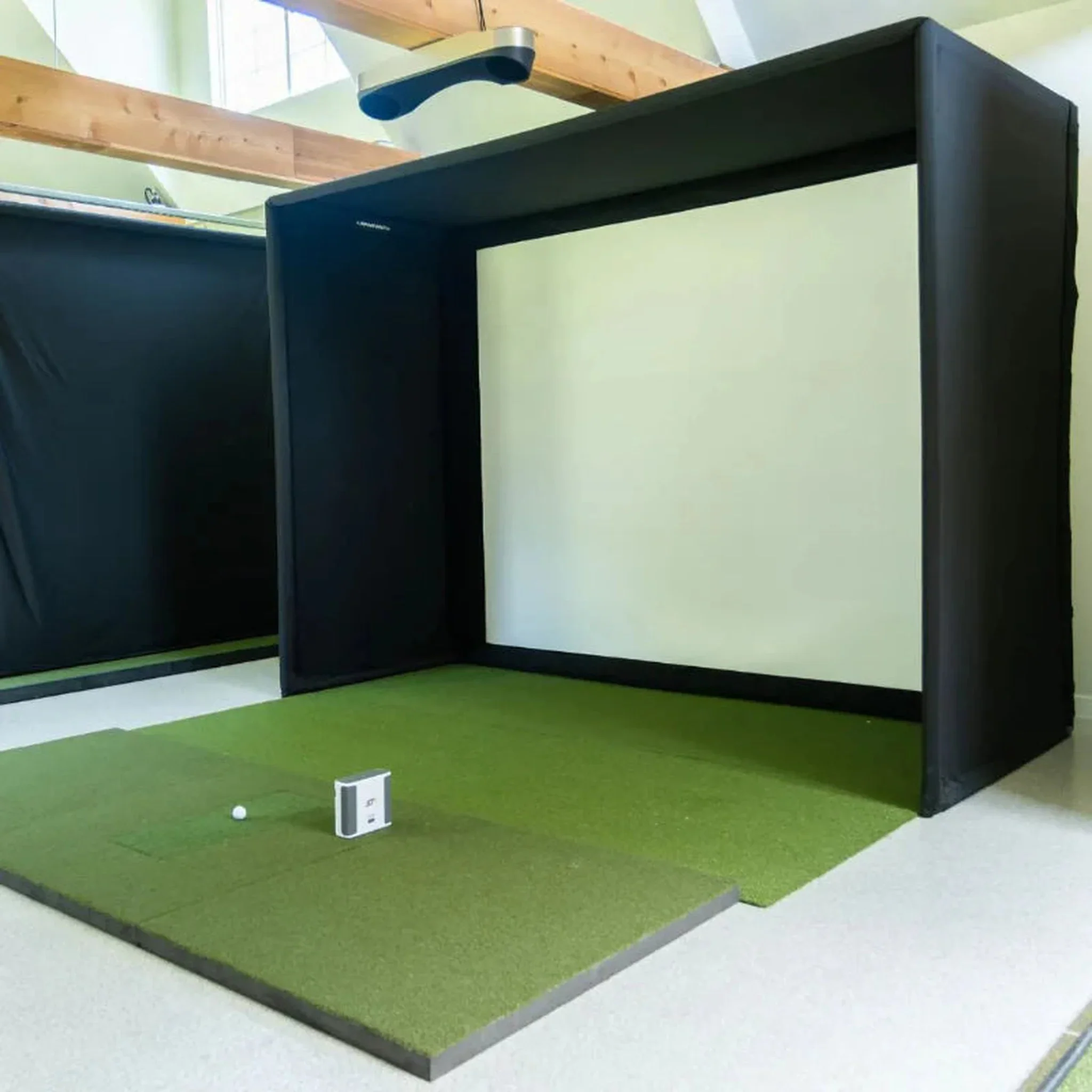 SIG10 Golf Simulator Enclosure - Image 4